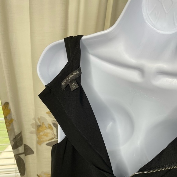 BANANA Republic Two Tone Layered Sleeveless Too Size Medium - Picture 3 of 4